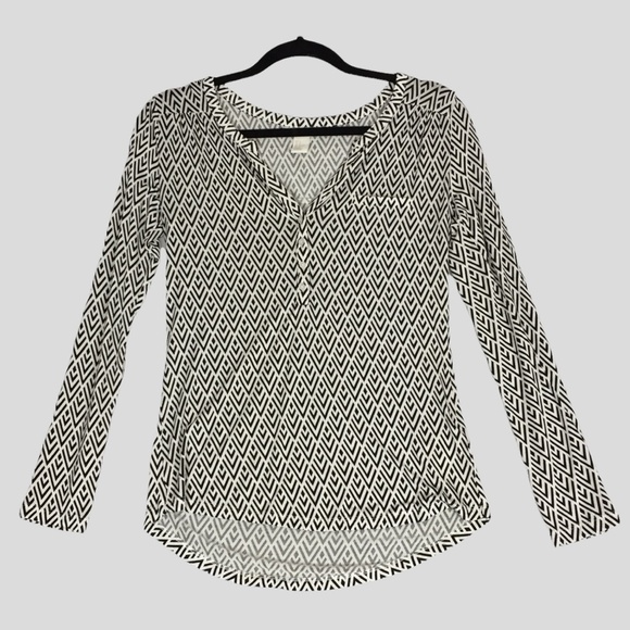 H&M Henley Womens Small Black and White V Neck Long Sleeve - Picture 1 of 9